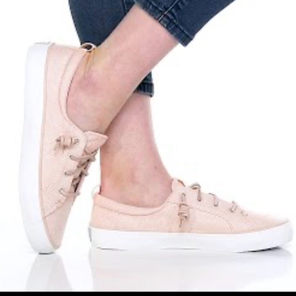 20 Sperry Crest Vibe Rose Gold Size 10